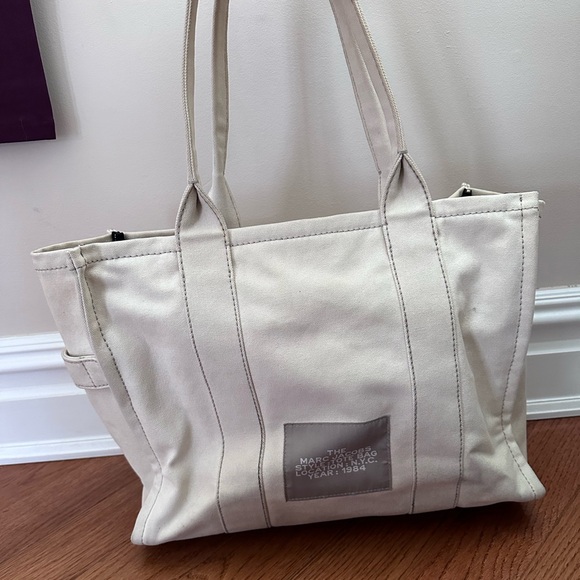 MARC JACOBS The Tote Bag Beige Large - Picture 6 of 9
